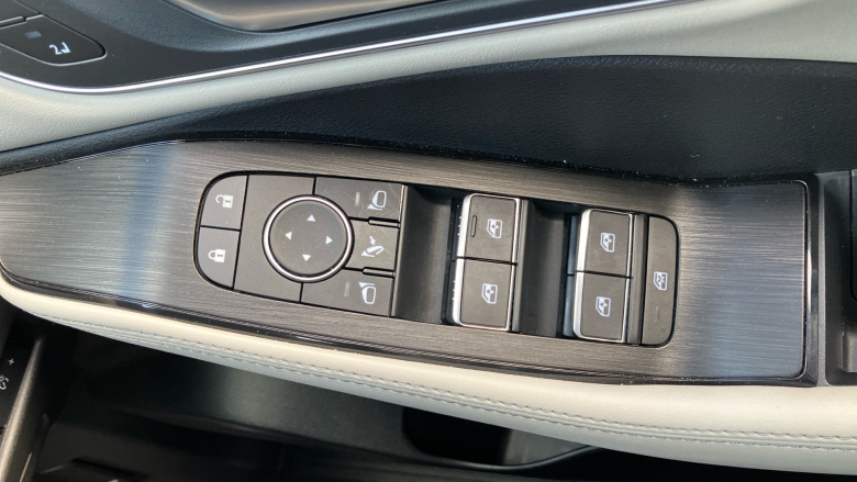 Nissan X-Trail 1.5 E-Power E-4orce 213 Tekna 5dr Auto Hybrid Station Wagon